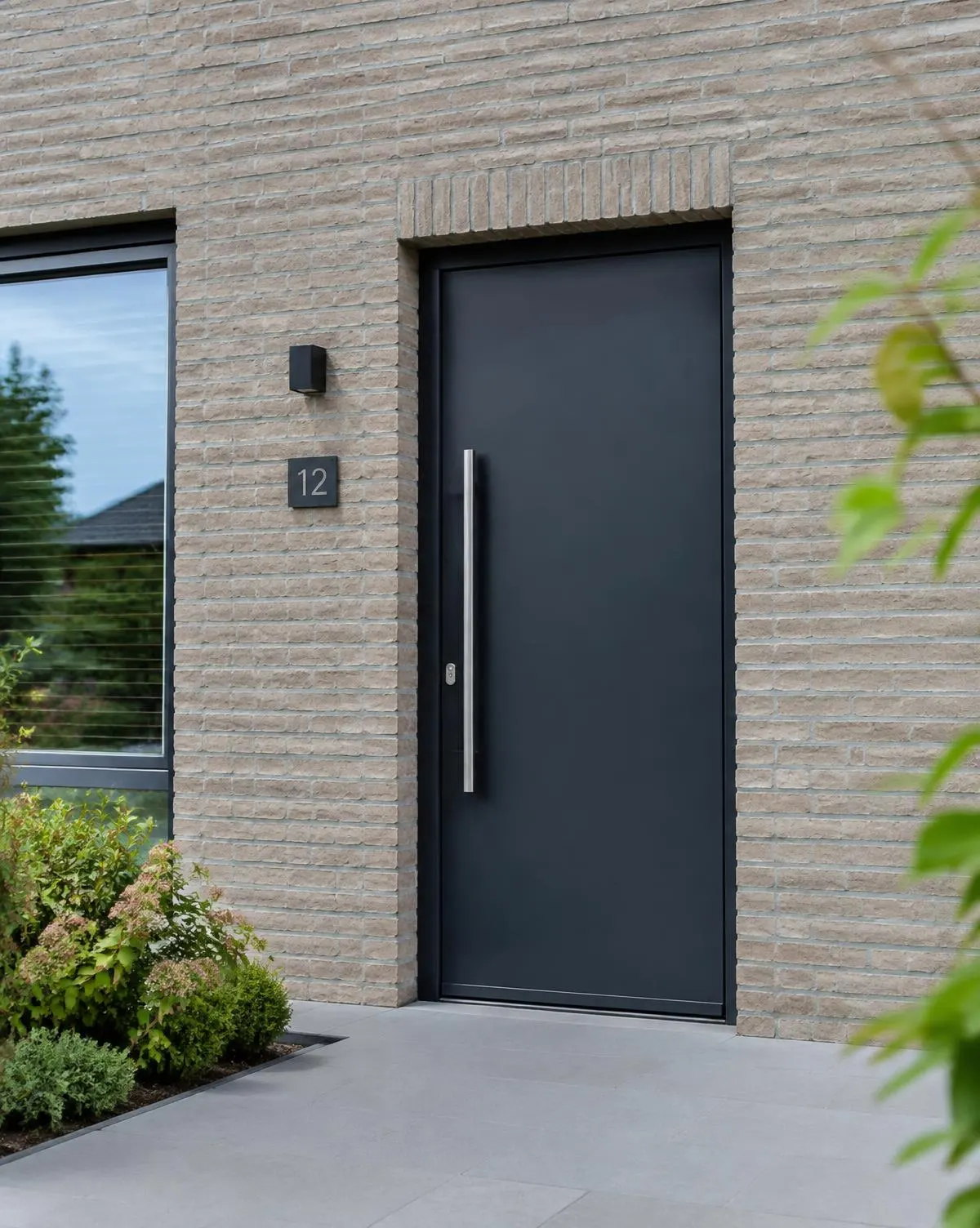 Moderne buitendeur op maat